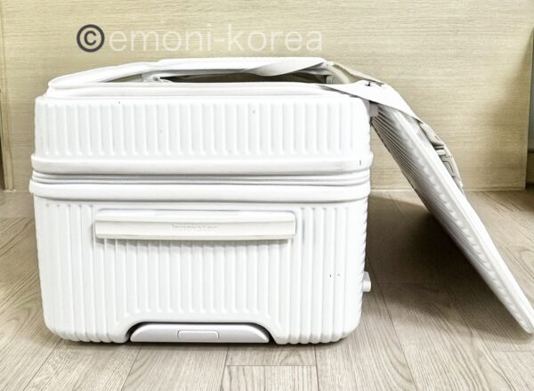 イノベーターINV650DOR 75L スノーホワイトのフタを開けて上から見た写真